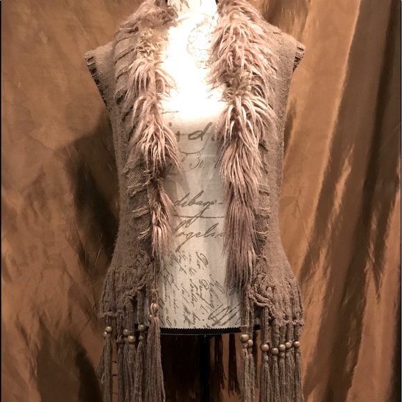 Tan sweater vest w/faux fur trim and beaded fringe - Picture 2 of 10